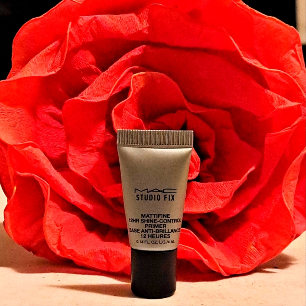 MAC studio fix mattifying 12 hr shine control, primer, pore reducer travel size.